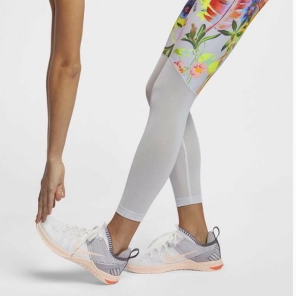 Nike Power Hyper Femme 7/8 Training Tights Medium Pure Platinum Ankle Leggings - Picture 4 of 16